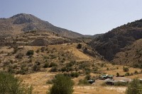panorama na zabytkowe miasto i obz archeologw poniej